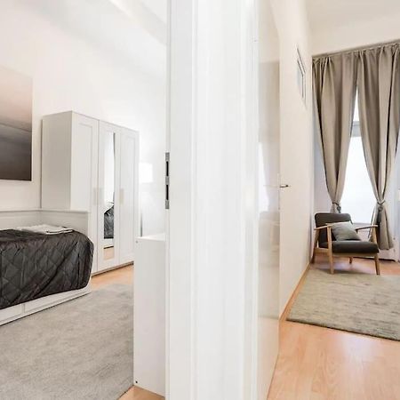 Newly Furnished Apartment For Up To 6 People Berlin Exterior photo