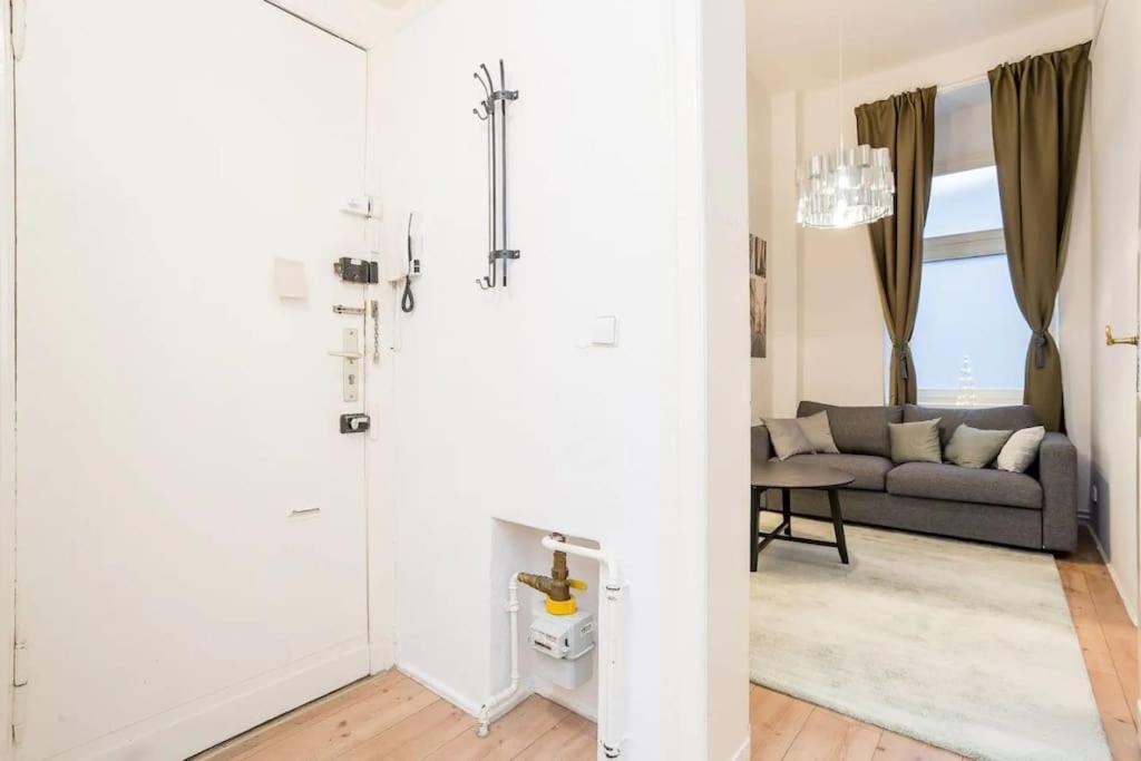 Newly Furnished Apartment For Up To 6 People Berlin Exterior photo