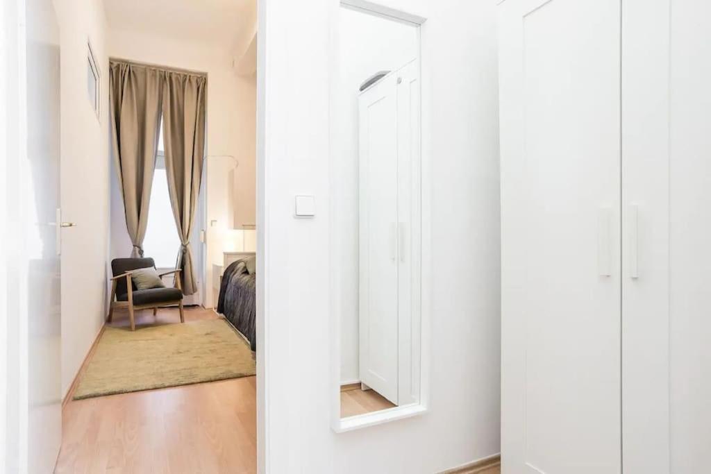 Newly Furnished Apartment For Up To 6 People Berlin Exterior photo